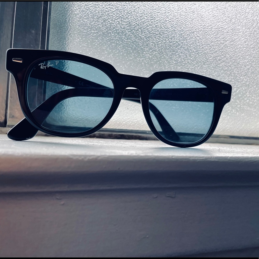 Ray Ban: Meteor Polarized Shades